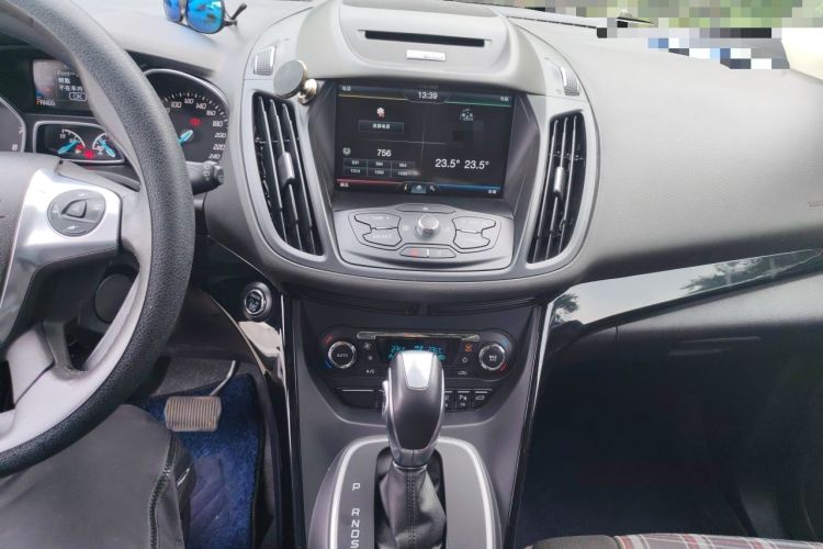 Used Ford Kuga 2015 2.0L GTDi Four-Wheel-Drive Sport Model Audio And AC Panel