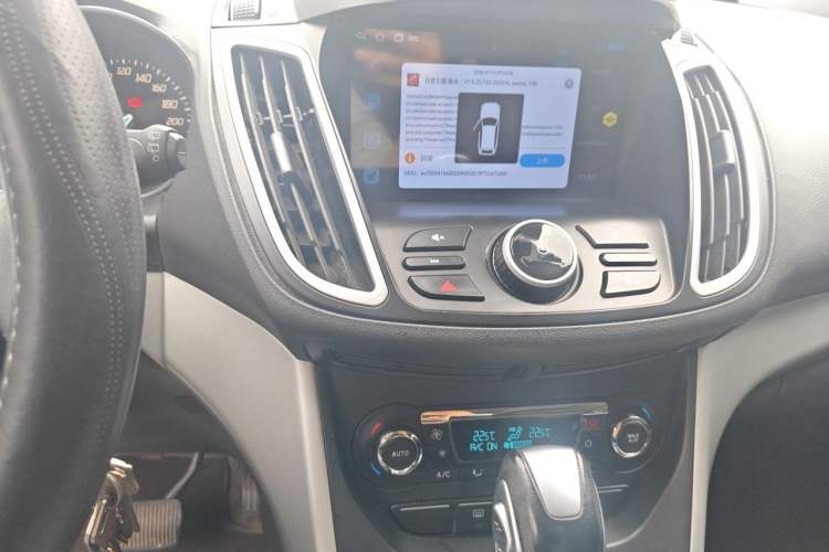 Used Ford Kuga 2015 1.5L GTDi Two-Wheel Drive Fashion Edition Audio And AC Panel