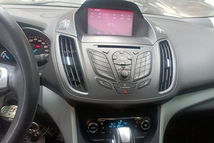 Used Ford Kuga 2015 1.5L GTDi Two-Wheel Drive Fashion Edition Audio And AC Panel