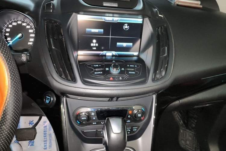 Used Ford Kuga 2015 2.0L GTDi Four-Wheel Drive Prestige Model Audio And AC Panel