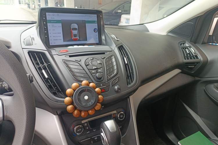 Used Ford Kuga 2015 1.5L GTDi Two-Wheel-Drive Comfort Model Audio And AC Panel