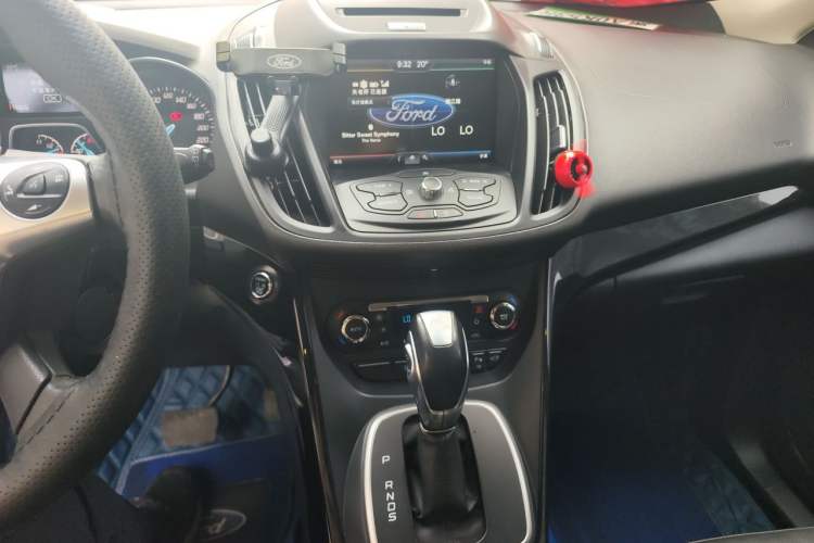 Used Ford Kuga 2015 2.0L GTDi Four-Wheel-Drive Sport Model Audio And AC Panel