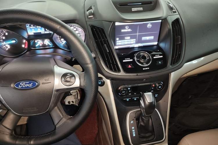 Used Ford Kuga 2015 2.0L GTDi Four-Wheel Drive Prestige Model Audio And AC Panel