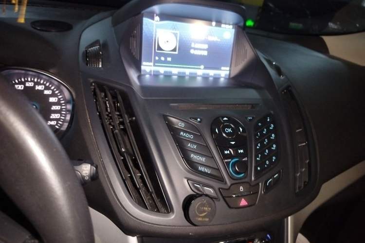 Used Ford Kuga 2015 1.5L GTDi Two-Wheel Drive Fashion Edition Audio And AC Panel