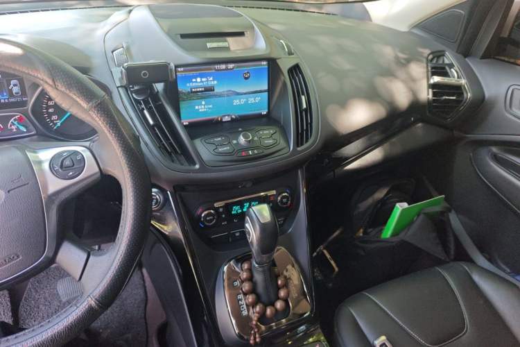 Used Ford Kuga 2015 2.0L GTDi Four-Wheel-Drive Sport Model Audio And AC Panel