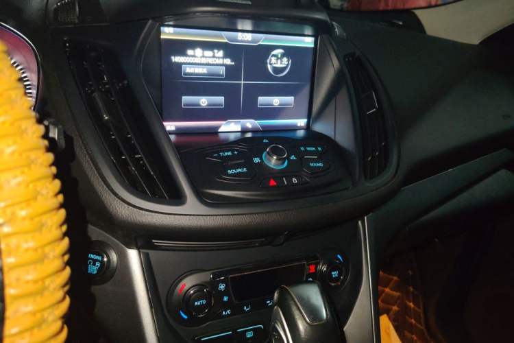 Used Ford Kuga 2015 1.5L GTDi Four-Wheel-Drive Elite Model Audio And AC Panel