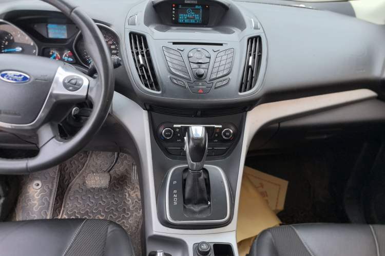 Used Ford Kuga 2015 1.5L GTDi Two-Wheel Drive Fashion Edition Audio And AC Panel