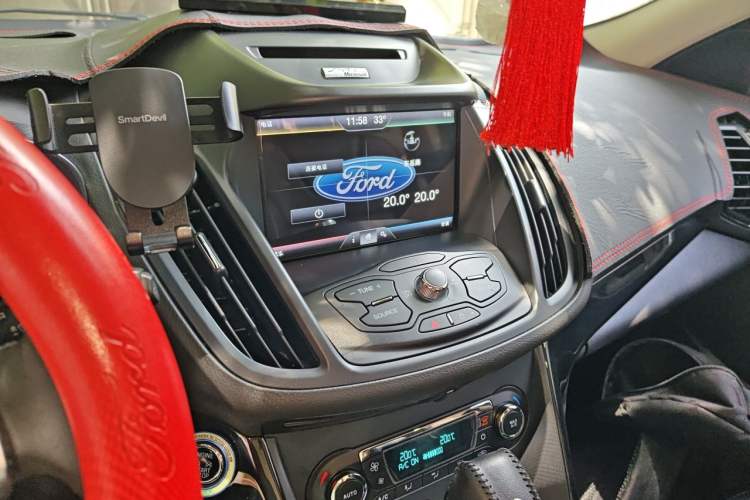 Used Ford Kuga 2015 2.0L GTDi Four-Wheel-Drive Sport Model Audio And AC Panel