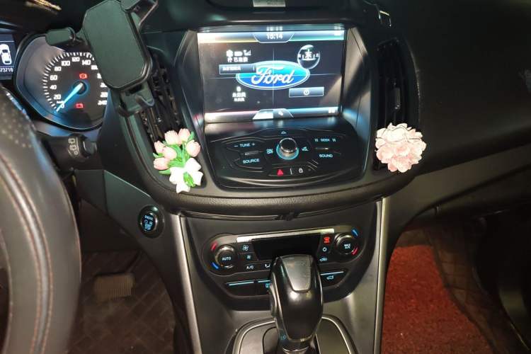 Used Ford Kuga 2015 1.5L GTDi Four-Wheel-Drive Elite Model Audio And AC Panel