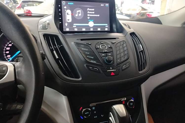 Used Ford Kuga 2015 1.5L GTDi Two-Wheel Drive Fashion Edition Audio And AC Panel