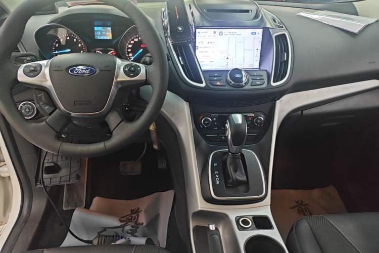 Used Ford Kuga 2015 1.5L GTDi Two-Wheel Drive Fashion Edition Audio And AC Panel