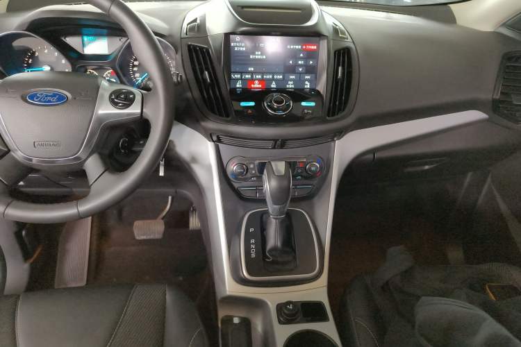 Used Ford Kuga 2015 1.5L GTDi Two-Wheel Drive Fashion Edition Audio And AC Panel