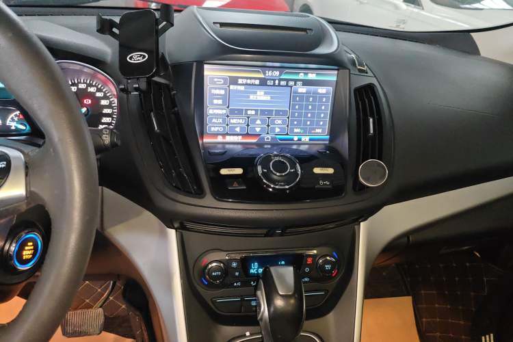 Used Ford Kuga 2015 1.5L GTDi Two-Wheel Drive Fashion Edition Audio And AC Panel