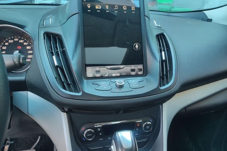 Used Ford Kuga 2015 1.5L GTDi Two-Wheel Drive Fashion Edition Audio And AC Panel