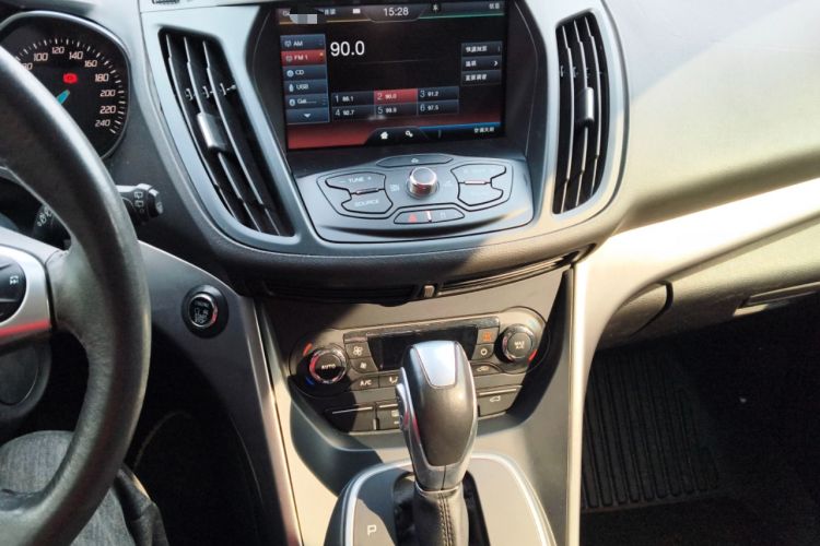 Used Ford Kuga 2015 1.5L GTDi Four-Wheel-Drive Elite Model Audio And AC Panel