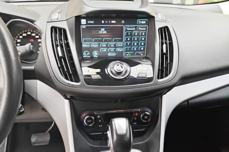 Used Ford Kuga 2015 1.5L GTDi Two-Wheel Drive Fashion Edition Audio And AC Panel