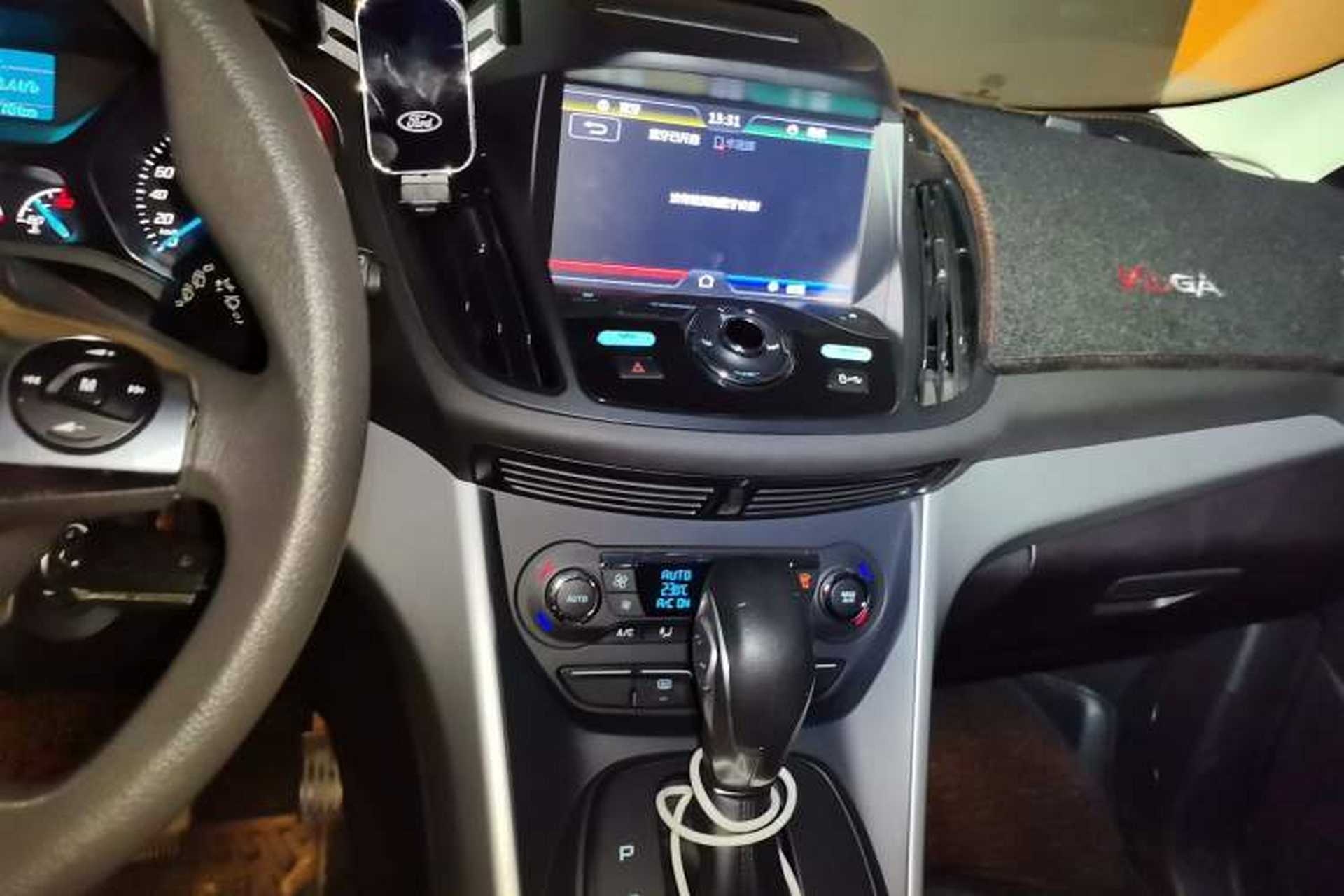 Used Ford Kuga 2015 1.5L GTDi Two-Wheel-Drive Comfort Model Audio And AC Panel