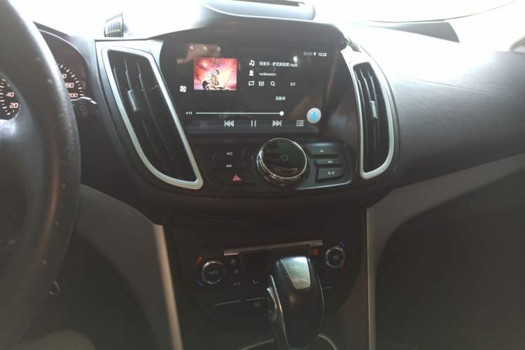 Used Ford Kuga 2015 1.5L GTDi Two-Wheel Drive Fashion Edition Audio And AC Panel