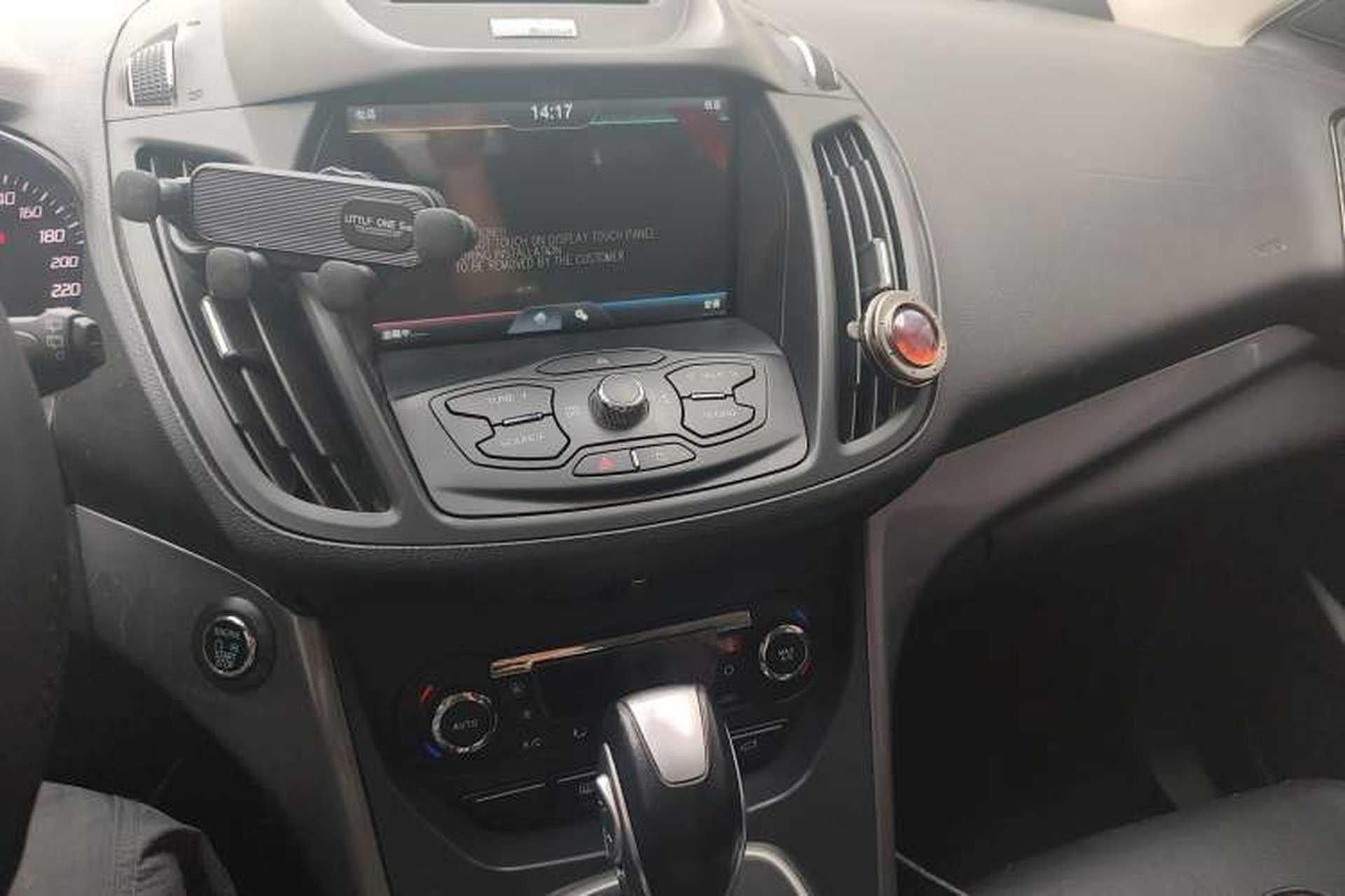 Used Ford Kuga 2015 2.0L GTDi Four-Wheel Drive Elite Model Audio And AC Panel