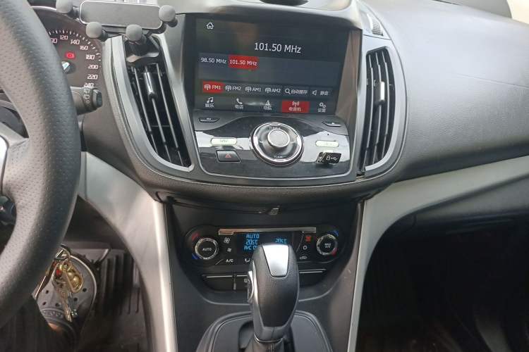 Used Ford Kuga 2015 1.5L GTDi Two-Wheel-Drive Comfort Model Audio And AC Panel