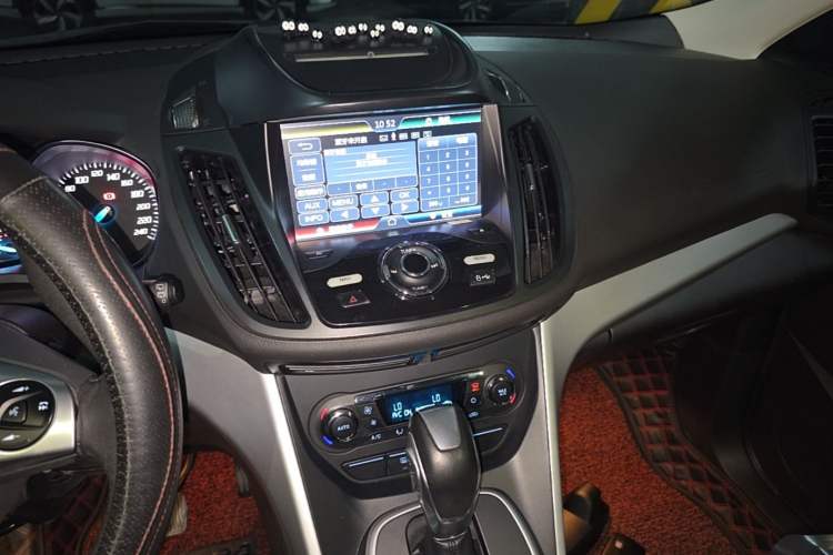 Used Ford Kuga 2015 1.5L GTDi Two-Wheel Drive Fashion Edition Audio And AC Panel