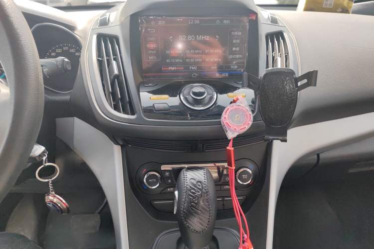 Used Ford Kuga 2015 1.5L GTDi Two-Wheel-Drive Comfort Model Audio And AC Panel