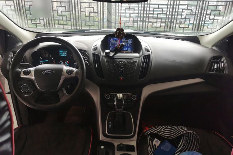Used Ford Kuga 2015 1.5L GTDi Two-Wheel Drive Fashion Edition Center Console