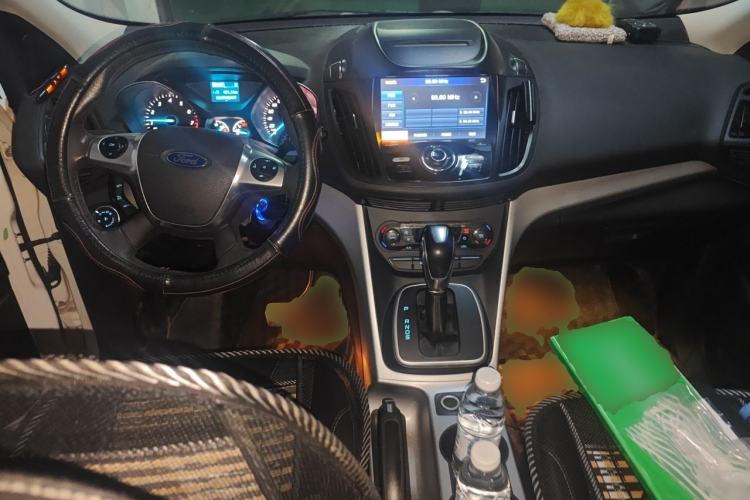 Used Ford Kuga 2015 1.5L GTDi Two-Wheel Drive Fashion Edition Center Console
