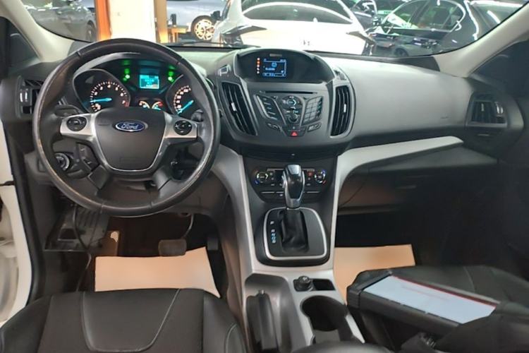 Used Ford Kuga 2015 1.5L GTDi Two-Wheel Drive Fashion Edition Center Console