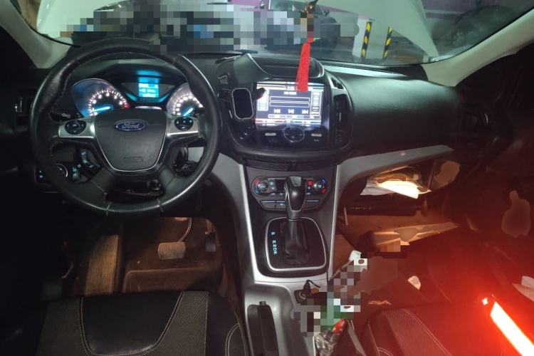 Used Ford Kuga 2015 1.5L GTDi Two-Wheel Drive Fashion Edition Center Console