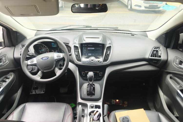 Used Ford Kuga 2015 1.5L GTDi Two-Wheel-Drive Comfort Model Center Console