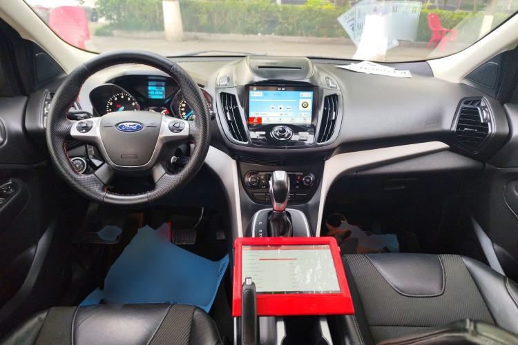 Used Ford Kuga 2015 1.5L GTDi Two-Wheel Drive Fashion Edition Center Console