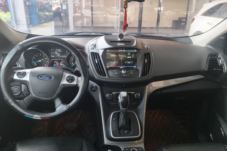 Used Ford Kuga 2015 1.5L GTDi Four-Wheel-Drive Elite Model Center Console