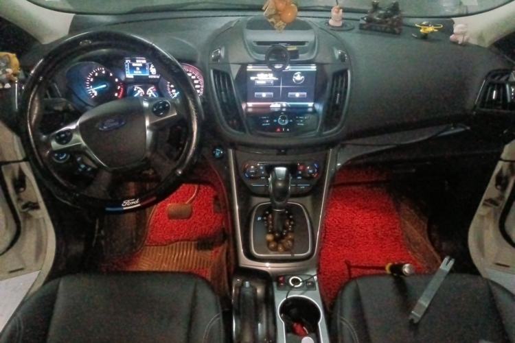 Used Ford Kuga 2015 2.0L GTDi Four-Wheel Drive Elite Model Center Console