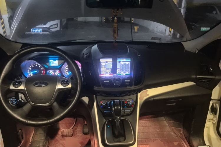 Used Ford Kuga 2015 1.5L GTDi Two-Wheel Drive Fashion Edition Center Console