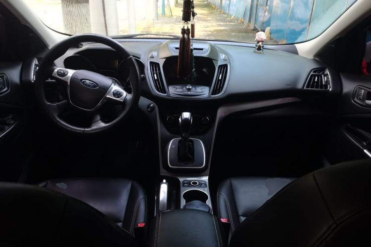 Used Ford Kuga 2015 1.5L GTDi Four-Wheel-Drive Elite Model Center Console