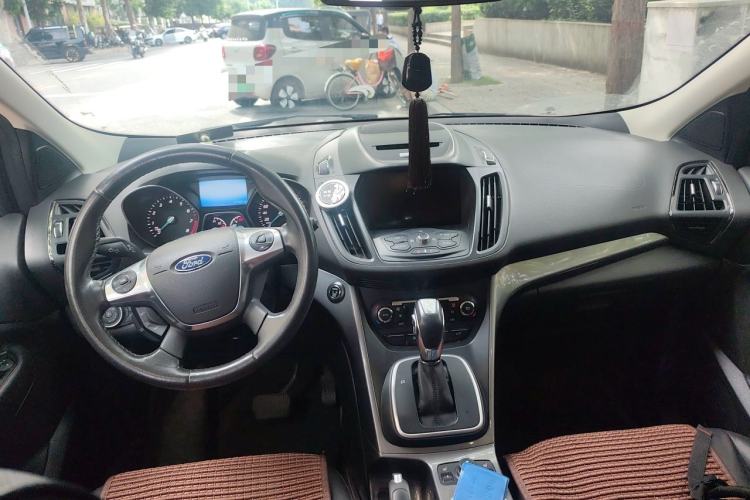 Used Ford Kuga 2015 2.0L GTDi Four-Wheel Drive Elite Model Center Console