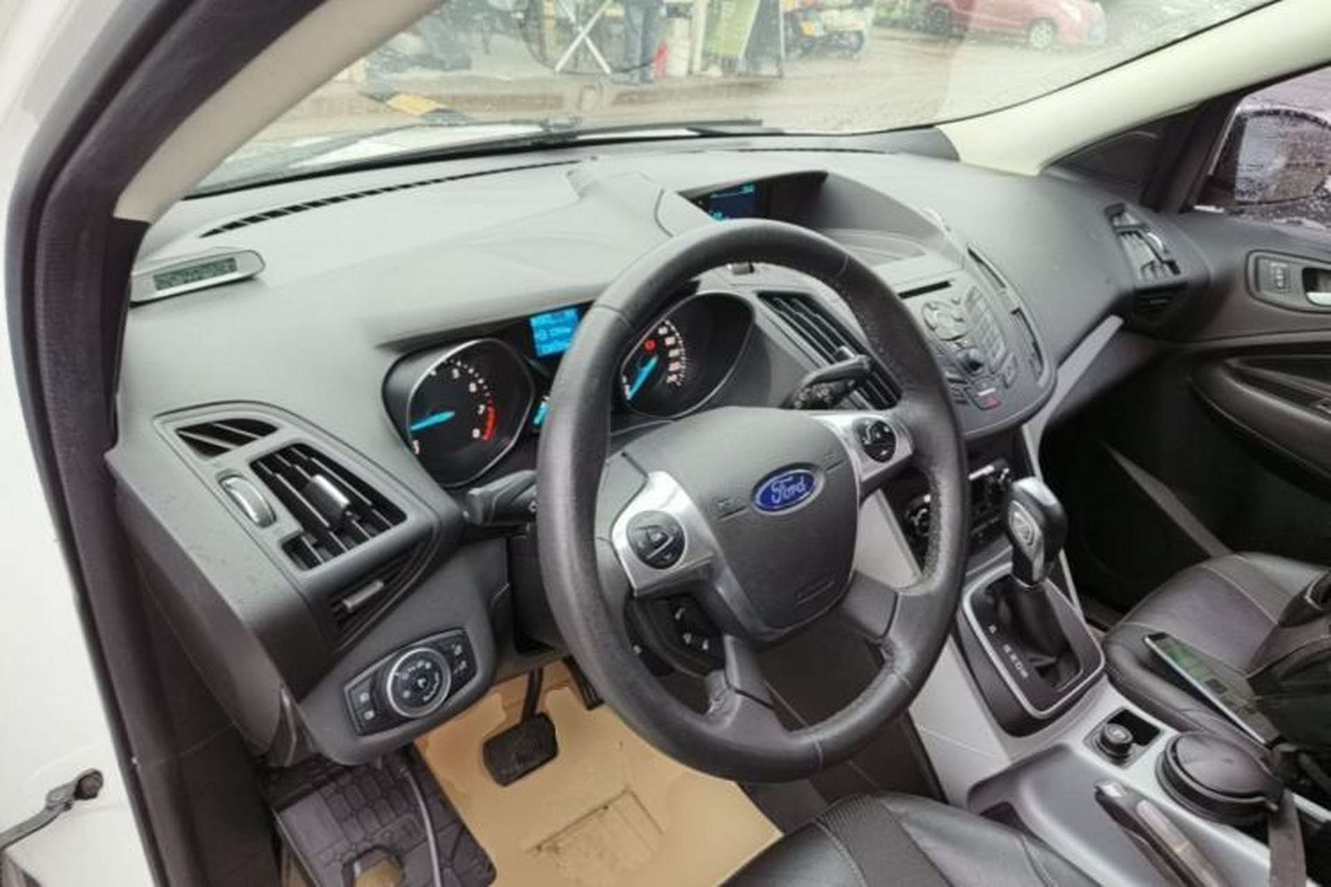Used Ford Kuga 2015 1.5L GTDi Two-Wheel Drive Fashion Edition Center Console