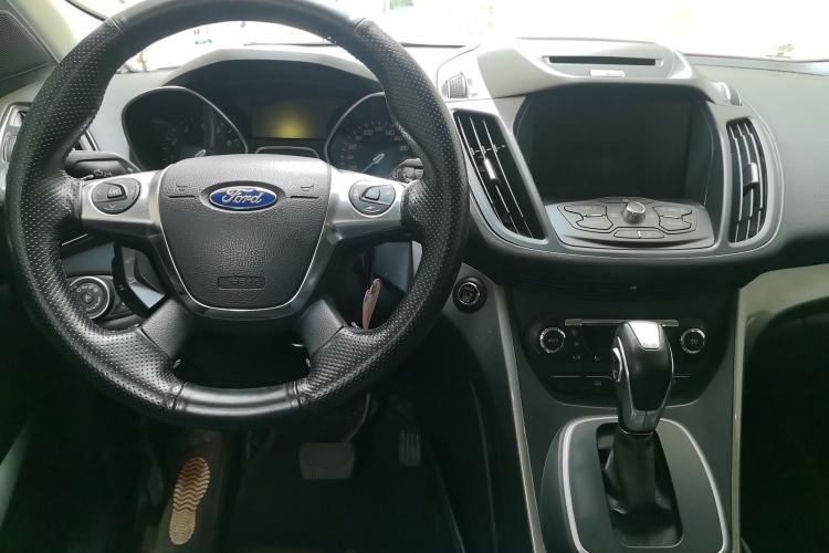 Used Ford Kuga 2015 2.0L GTDi Four-Wheel Drive Elite Model Center Console