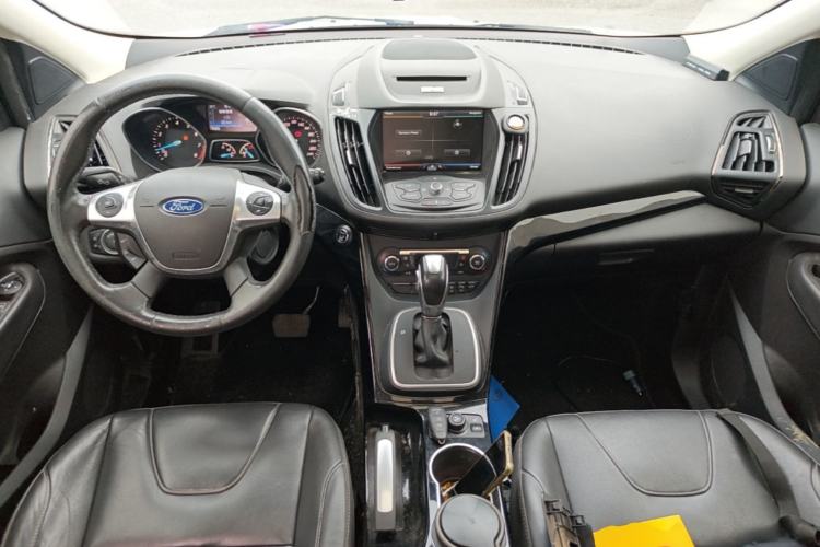 Used Ford Kuga 2015 2.0L GTDi Four-Wheel-Drive Sport Model Center Console