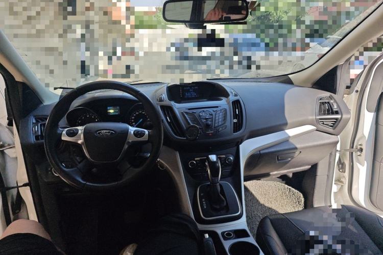 Used Ford Kuga 2015 1.5L GTDi Two-Wheel Drive Fashion Edition Center Console