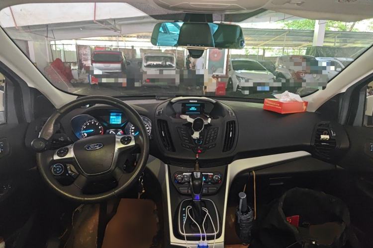 Used Ford Kuga 2015 1.5L GTDi Two-Wheel Drive Fashion Edition Center Console