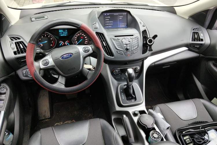 Used Ford Kuga 2015 1.5L GTDi Two-Wheel Drive Fashion Edition Center Console