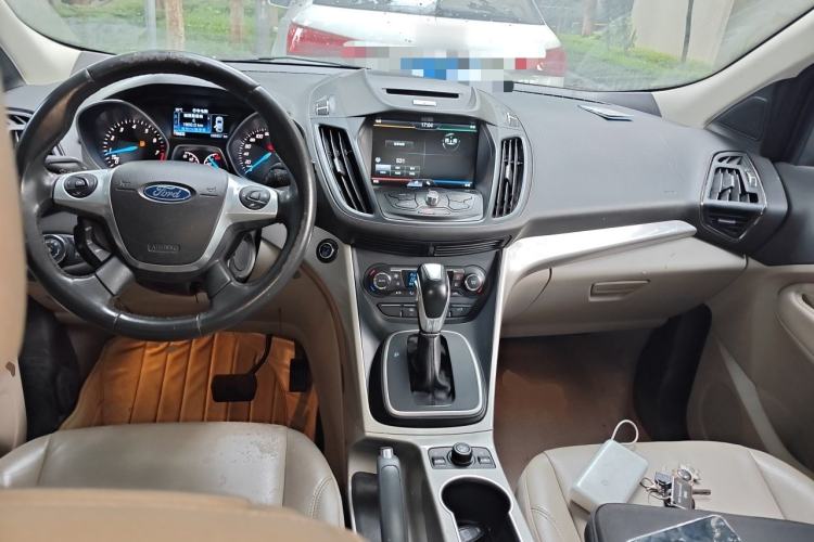 Used Ford Kuga 2015 2.0L GTDi Four-Wheel Drive Elite Model Center Console