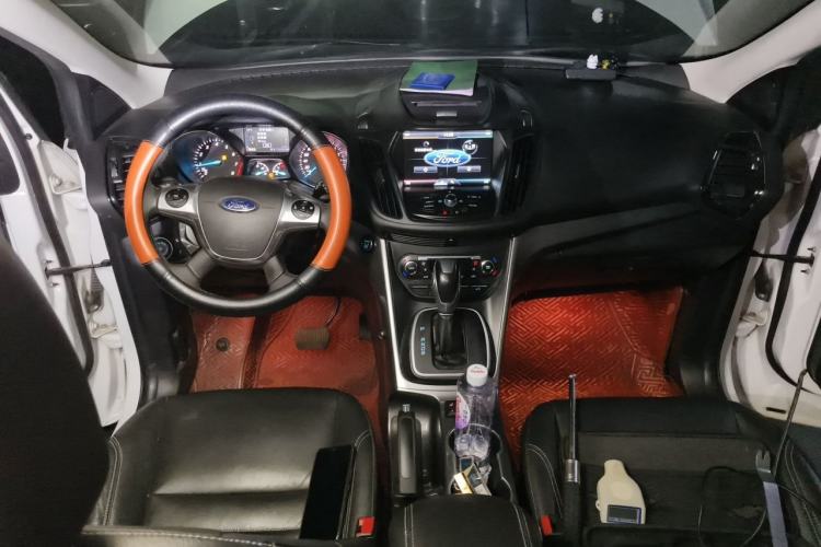 Used Ford Kuga 2015 2.0L GTDi Four-Wheel Drive Elite Model Center Console