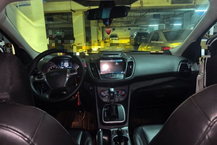 Used Ford Kuga 2015 1.5L GTDi Four-Wheel-Drive Elite Model Center Console
