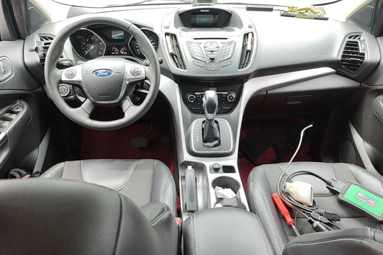Used Ford Kuga 2015 1.5L GTDi Two-Wheel Drive Fashion Edition Center Console