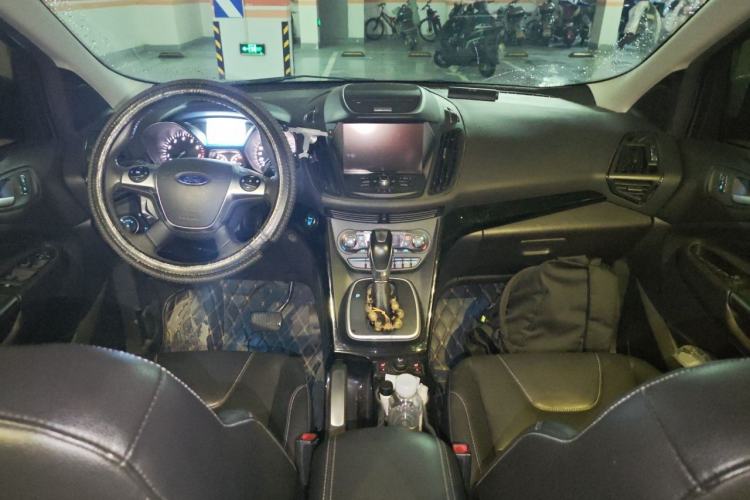 Used Ford Kuga 2015 2.0L GTDi Four-Wheel-Drive Sport Model Center Console