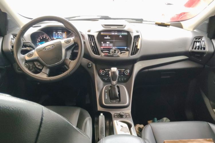 Used Ford Kuga 2015 2.0L GTDi Four-Wheel Drive Prestige Model Center Console