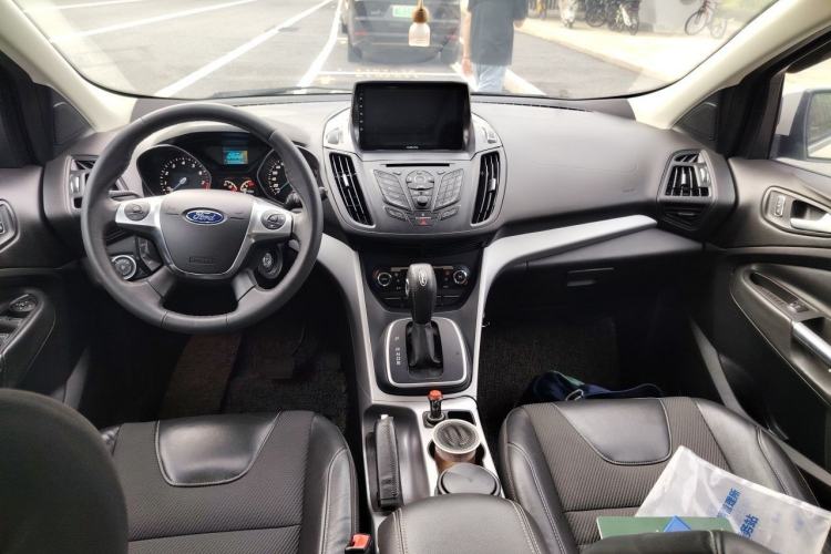 Used Ford Kuga 2015 1.5L GTDi Two-Wheel Drive Fashion Edition Center Console